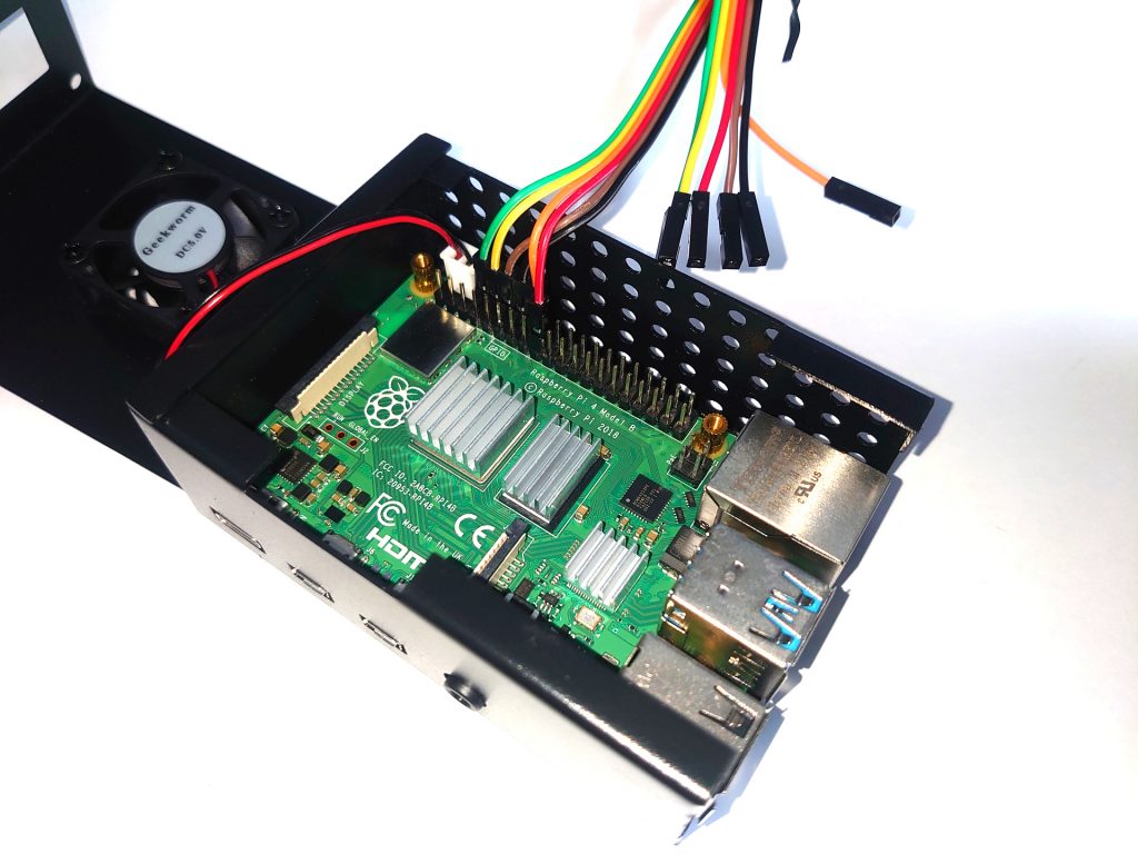 RaspberryPiと外出し用メスピン5Cケーブル
